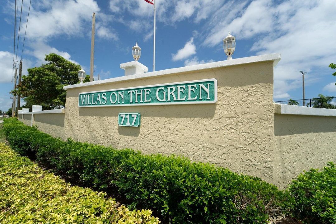 VILLAS ON THE GREEN