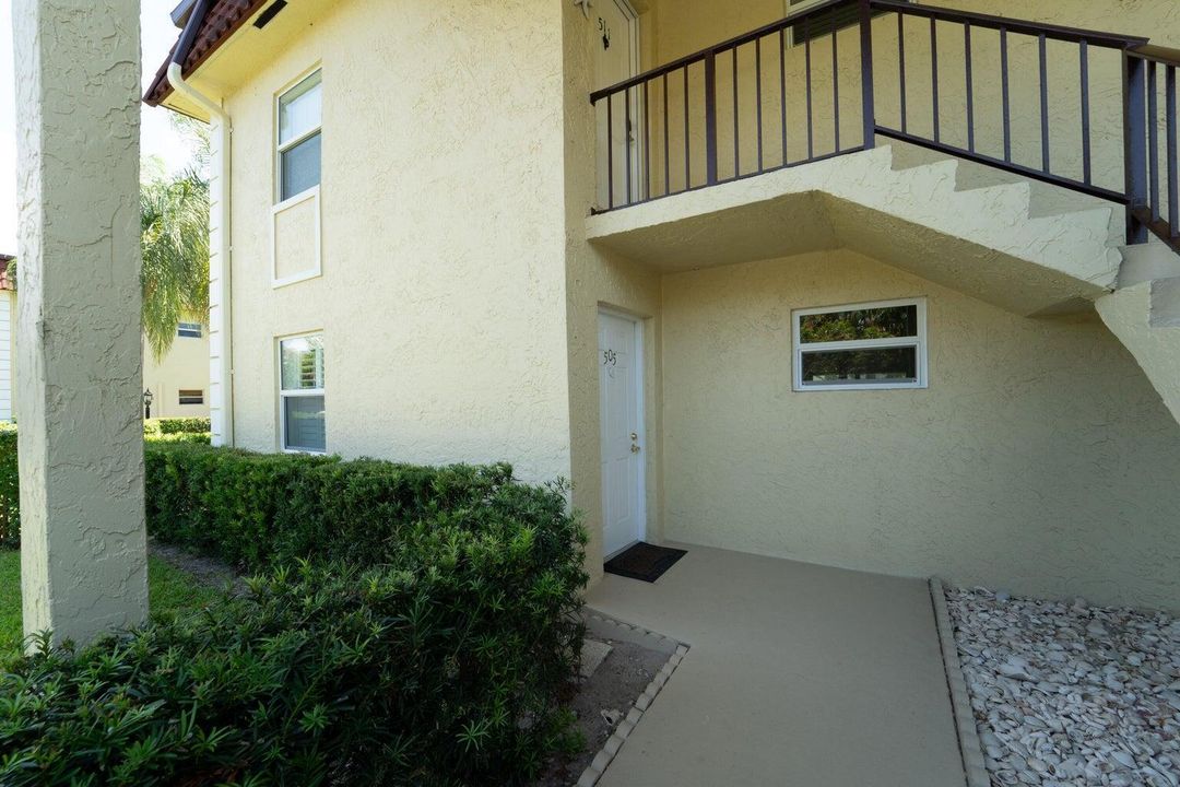 DOOR EXTERIOR