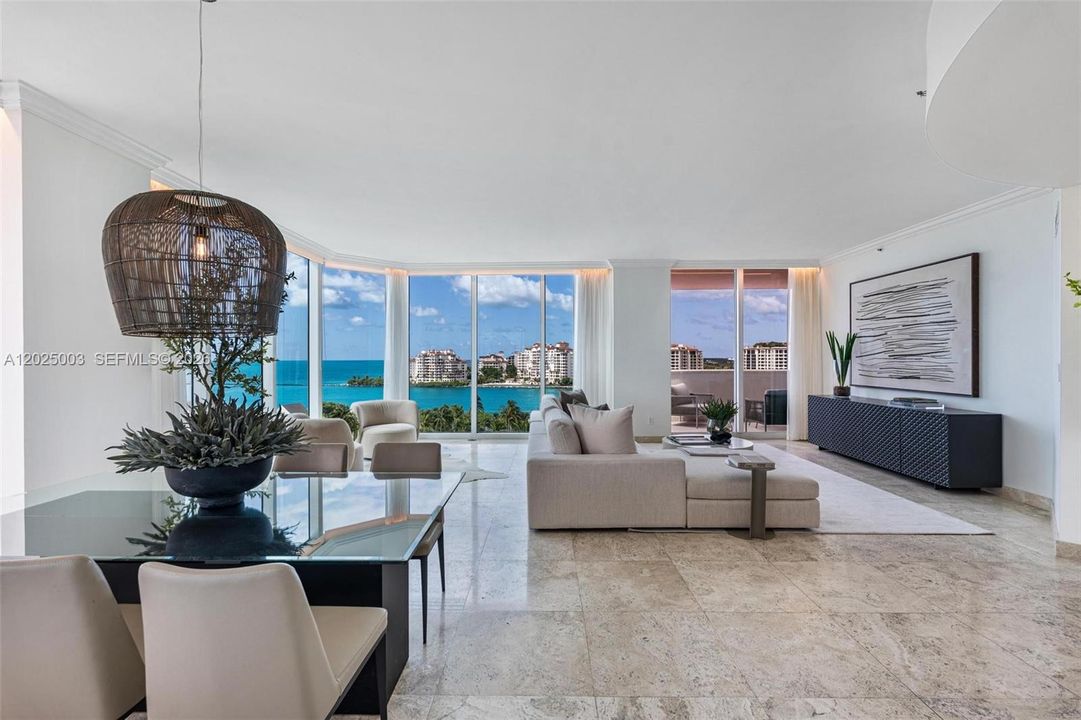 En Venta: $3,199,000 (3 camas, 2 baños, 2340 Pies cuadrados)
