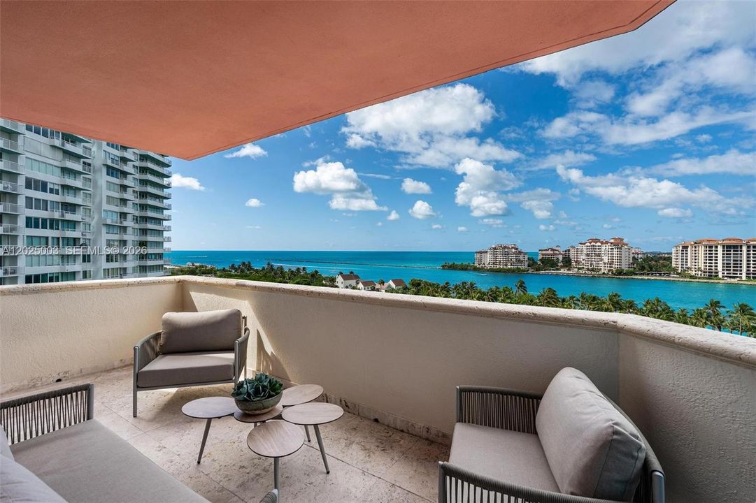 En Venta: $3,199,000 (3 camas, 2 baños, 2340 Pies cuadrados)