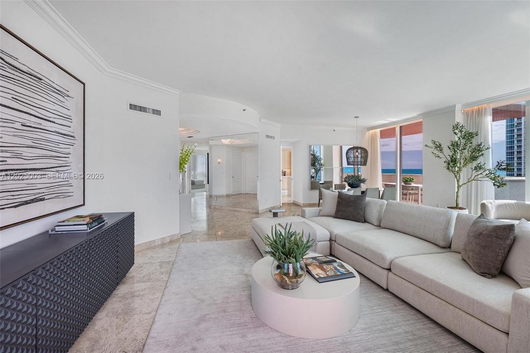 En Venta: $3,199,000 (3 camas, 2 baños, 2340 Pies cuadrados)