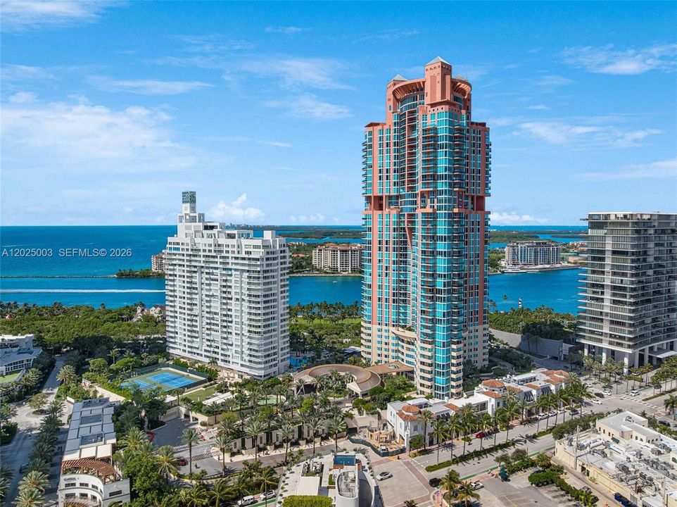 En Venta: $3,199,000 (3 camas, 2 baños, 2340 Pies cuadrados)