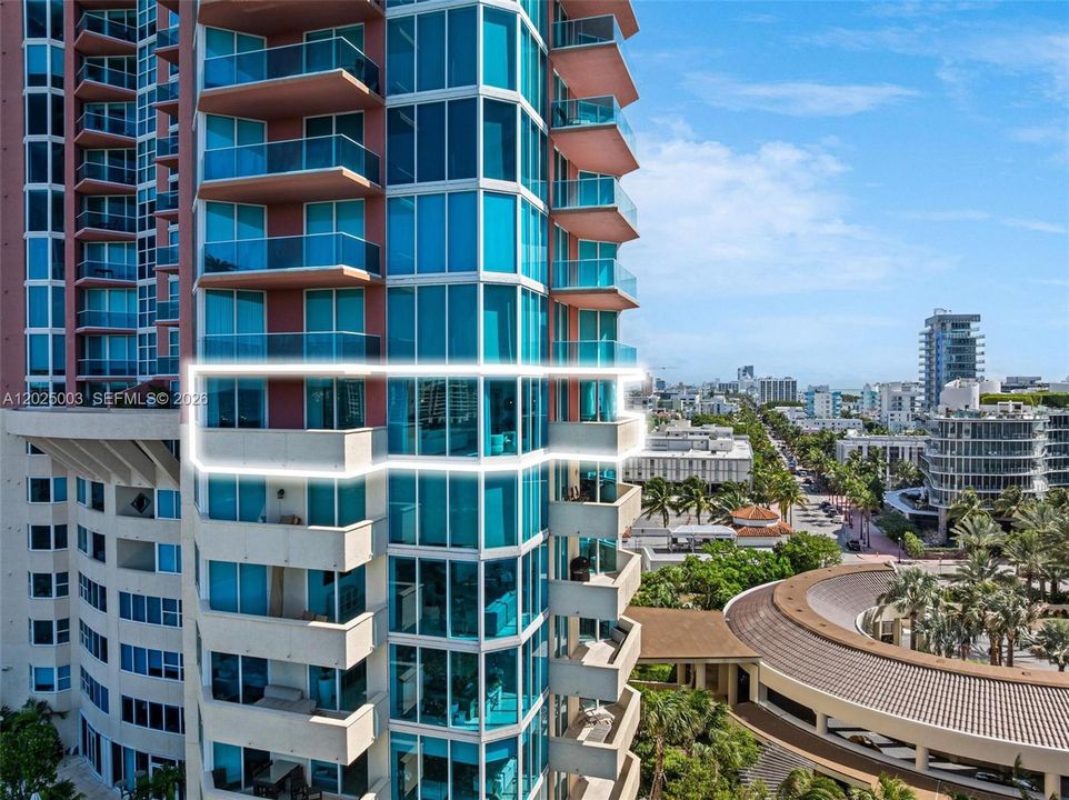 En Venta: $3,199,000 (3 camas, 2 baños, 2340 Pies cuadrados)