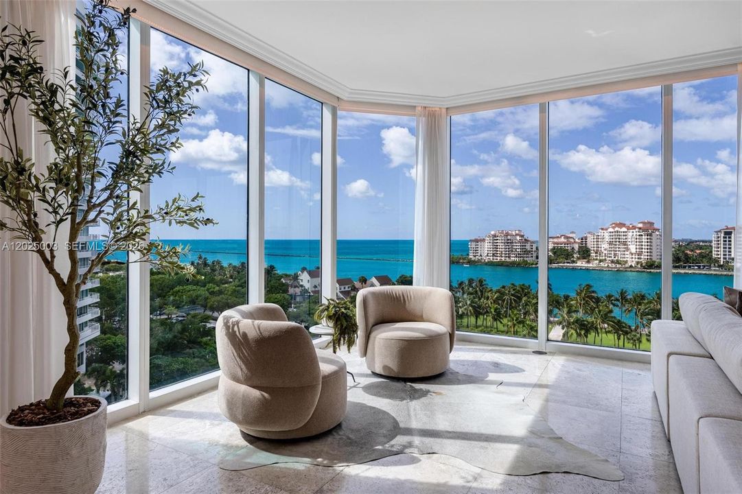 En Venta: $3,199,000 (3 camas, 2 baños, 2340 Pies cuadrados)
