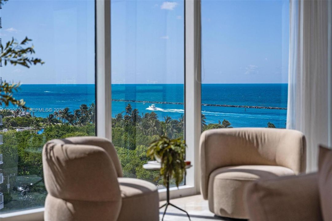 En Venta: $3,199,000 (3 camas, 2 baños, 2340 Pies cuadrados)