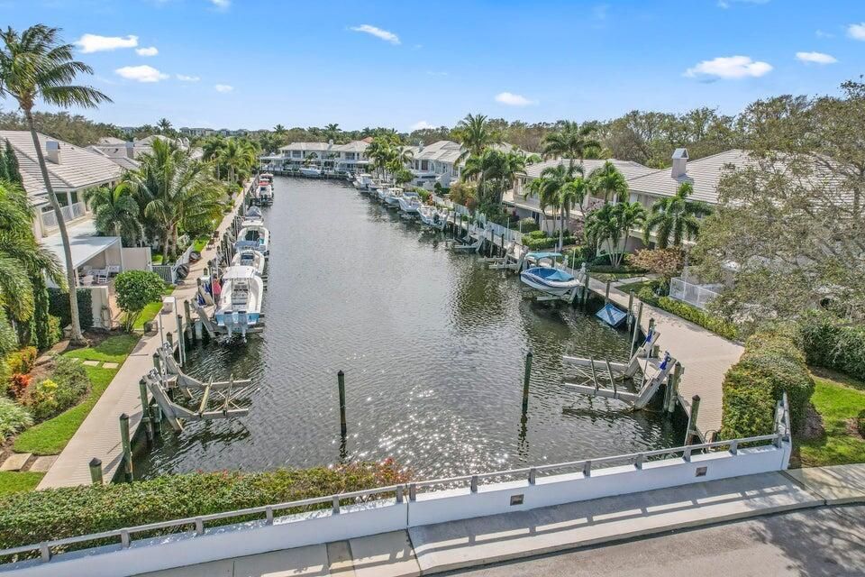 waterfrontage