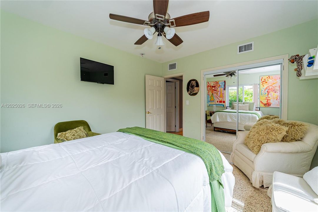 For Sale: $1,490,000 (2 beds, 2 baths, 1377 Square Feet)