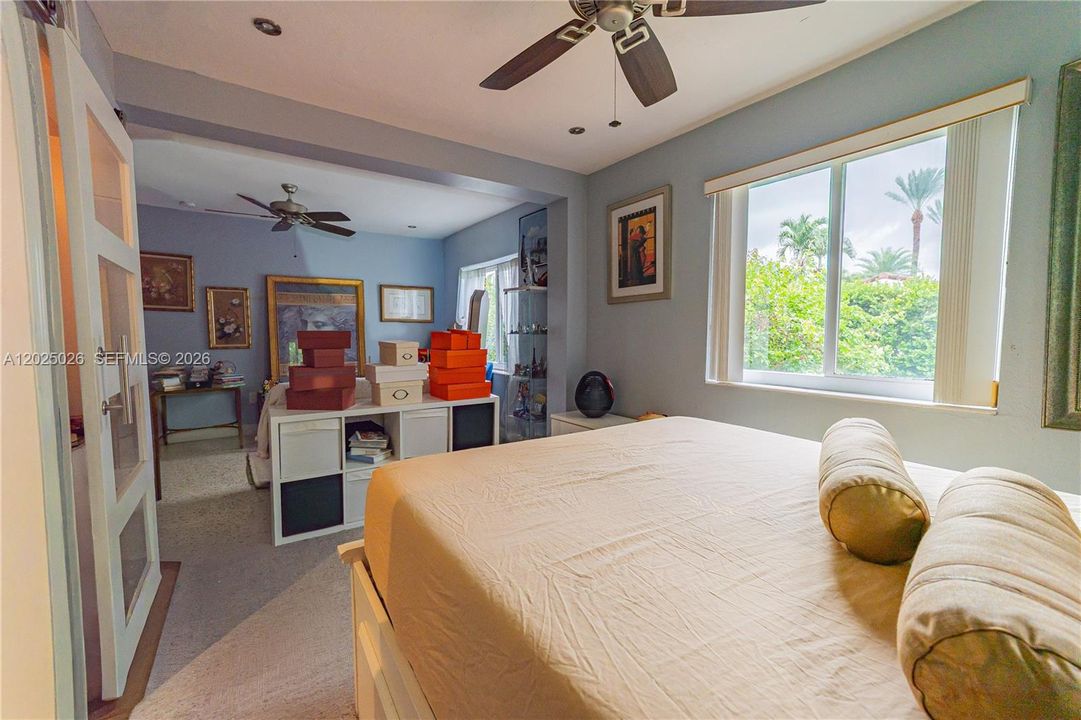 For Sale: $1,490,000 (2 beds, 2 baths, 1377 Square Feet)