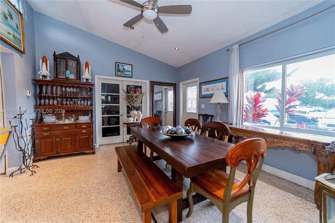 For Sale: $1,490,000 (2 beds, 2 baths, 1377 Square Feet)
