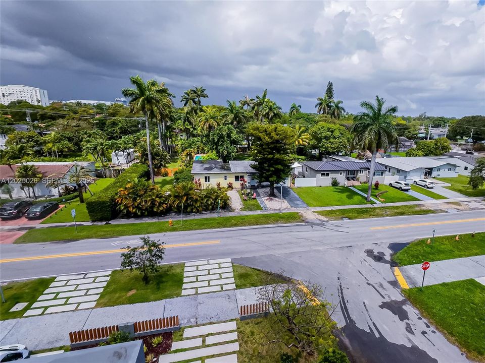 For Sale: $1,490,000 (2 beds, 2 baths, 1377 Square Feet)