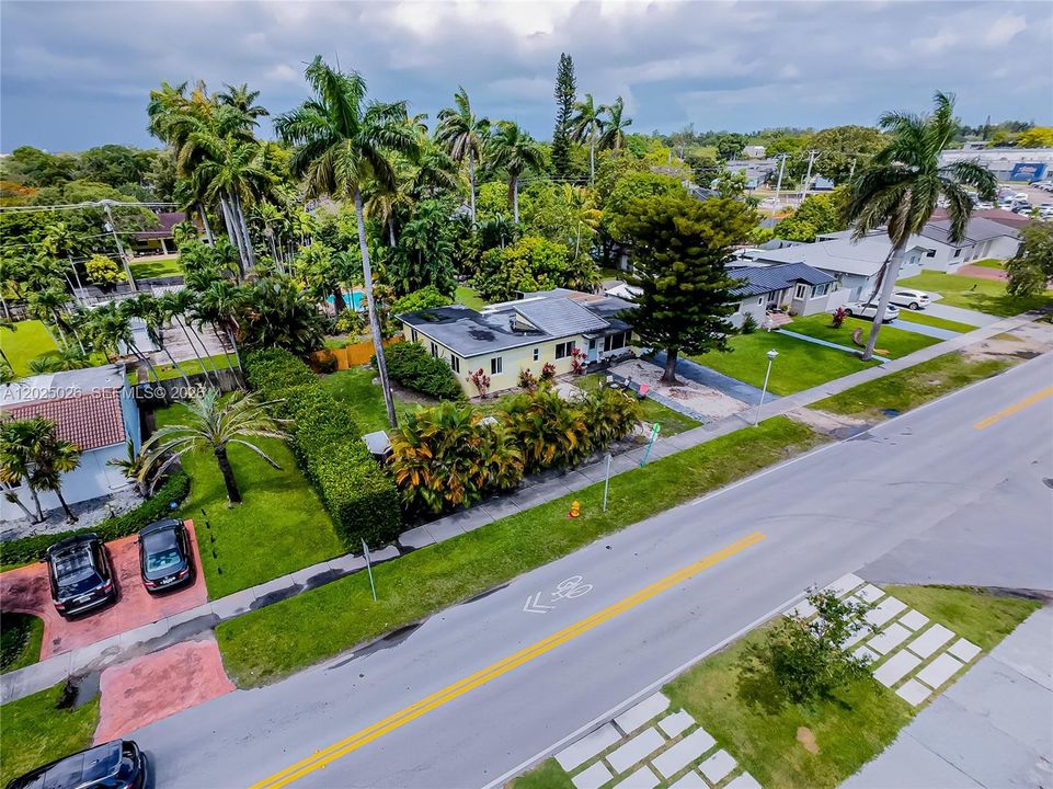 For Sale: $1,490,000 (2 beds, 2 baths, 1377 Square Feet)