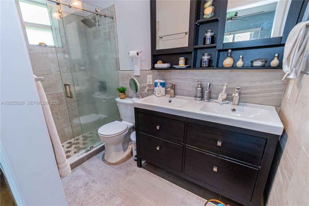 For Sale: $1,490,000 (2 beds, 2 baths, 1377 Square Feet)