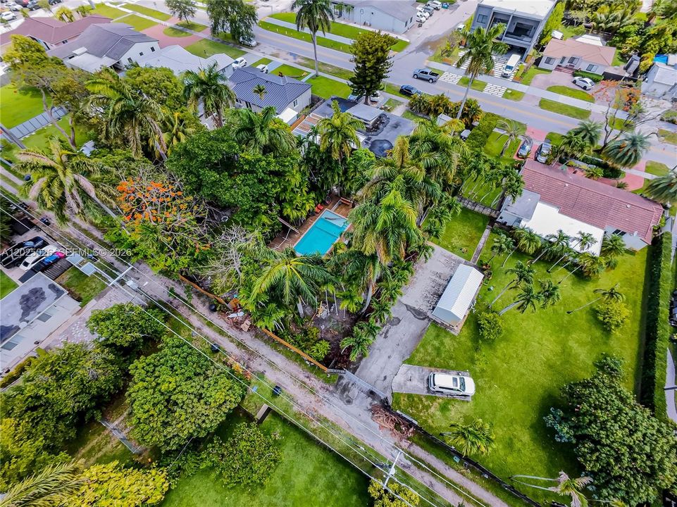 For Sale: $1,490,000 (2 beds, 2 baths, 1377 Square Feet)