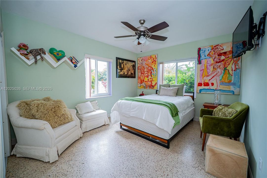 For Sale: $1,490,000 (2 beds, 2 baths, 1377 Square Feet)