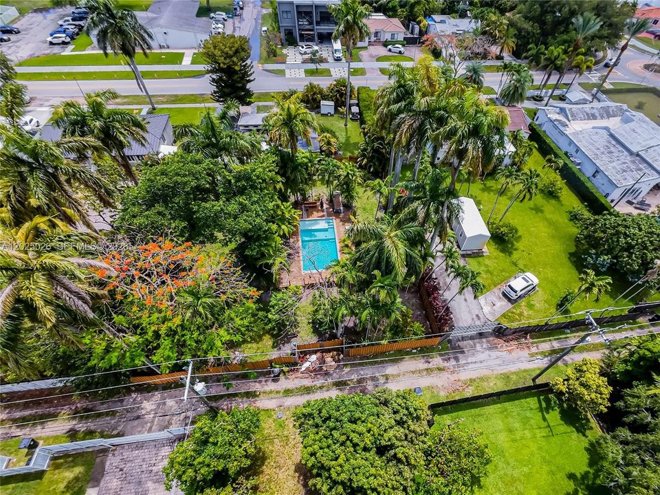 For Sale: $1,490,000 (2 beds, 2 baths, 1377 Square Feet)