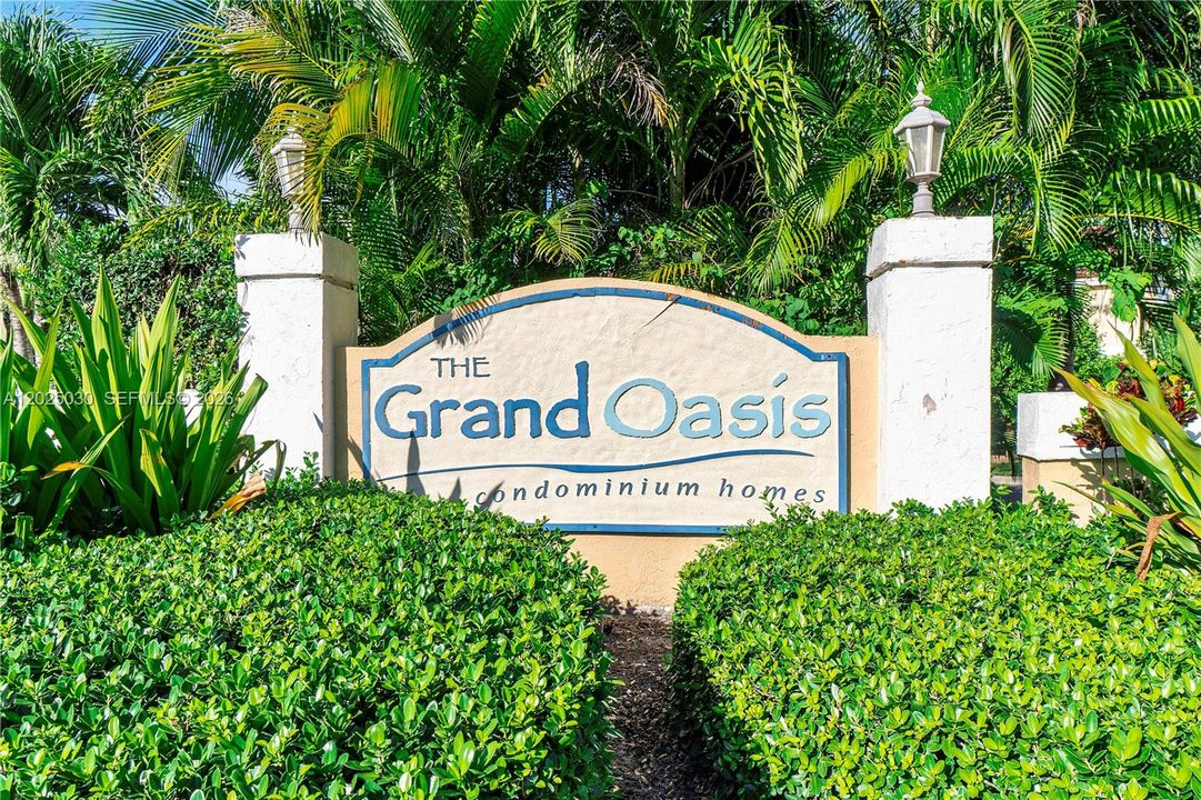 For Sale: $200,000 (1 beds, 1 baths, 814 Square Feet)