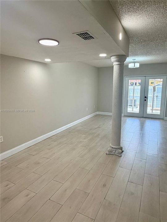 En Renta: $2,590 (2 camas, 1 baños, 1000 Pies cuadrados)