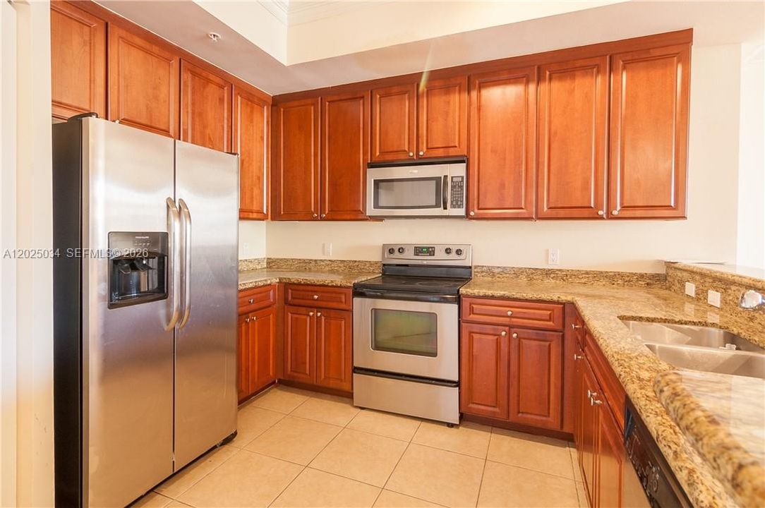 В аренду: $3,500 (2 спален, 2 ванн, 1379 Квадратных фут)