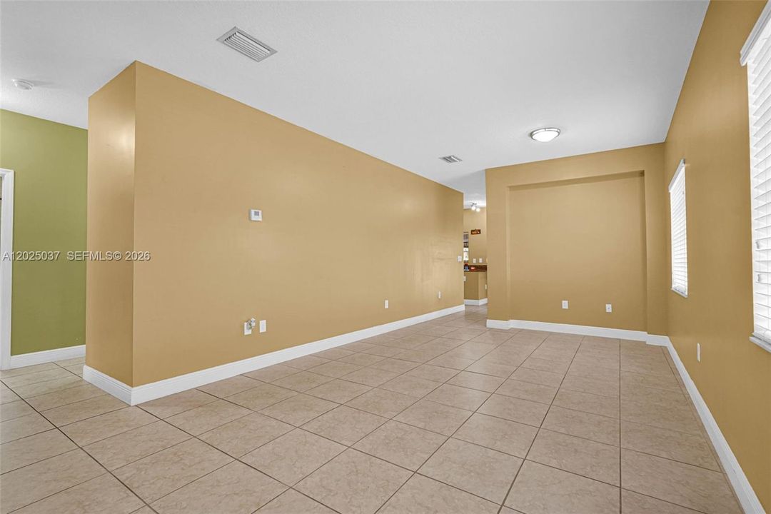 For Sale: $574,999 (3 beds, 2 baths, 1340 Square Feet)