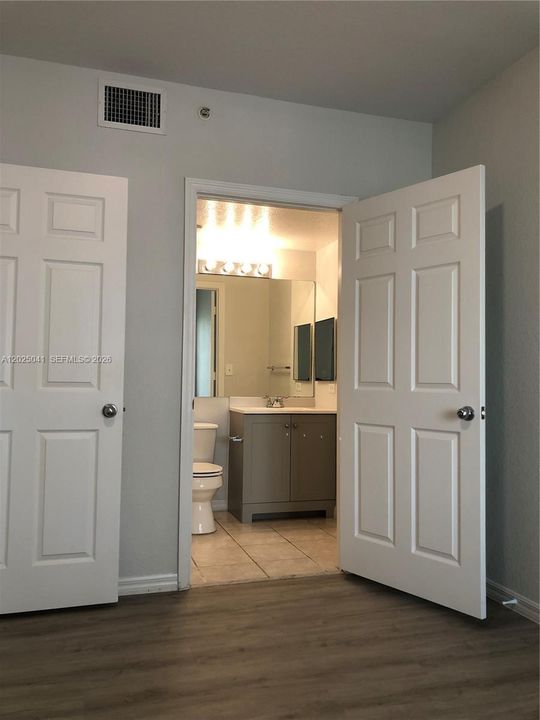 For Rent: $2,500 (2 beds, 2 baths, 1080 Square Feet)