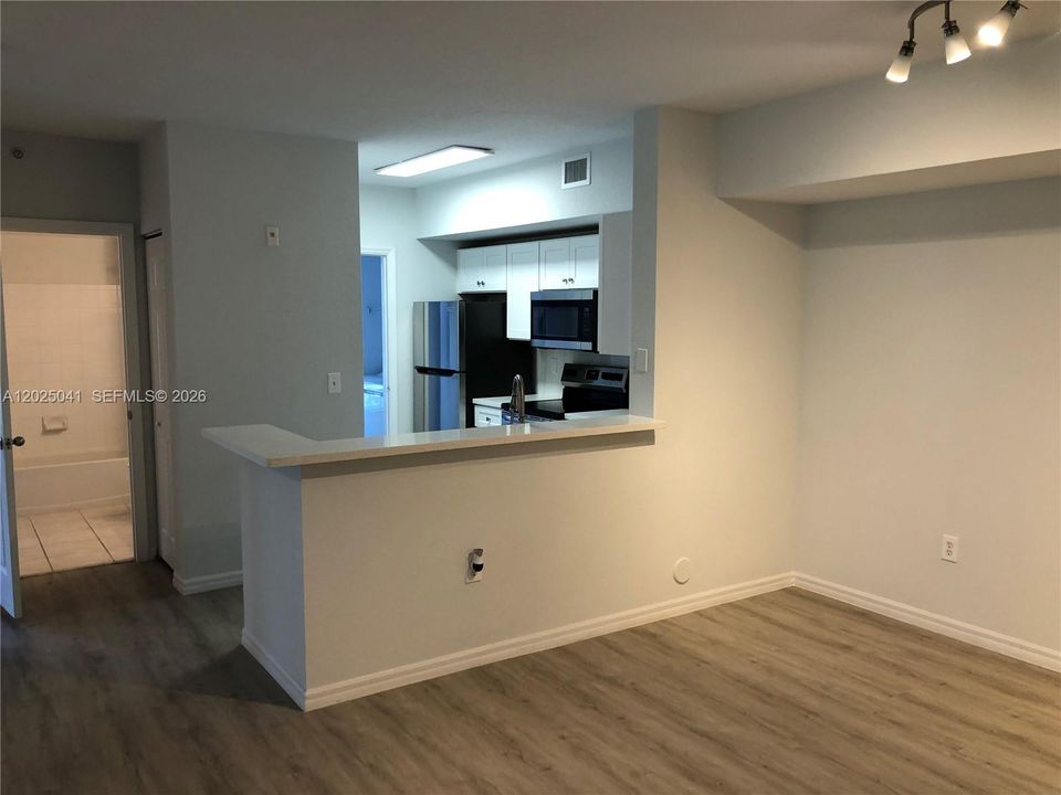 For Rent: $2,500 (2 beds, 2 baths, 1080 Square Feet)