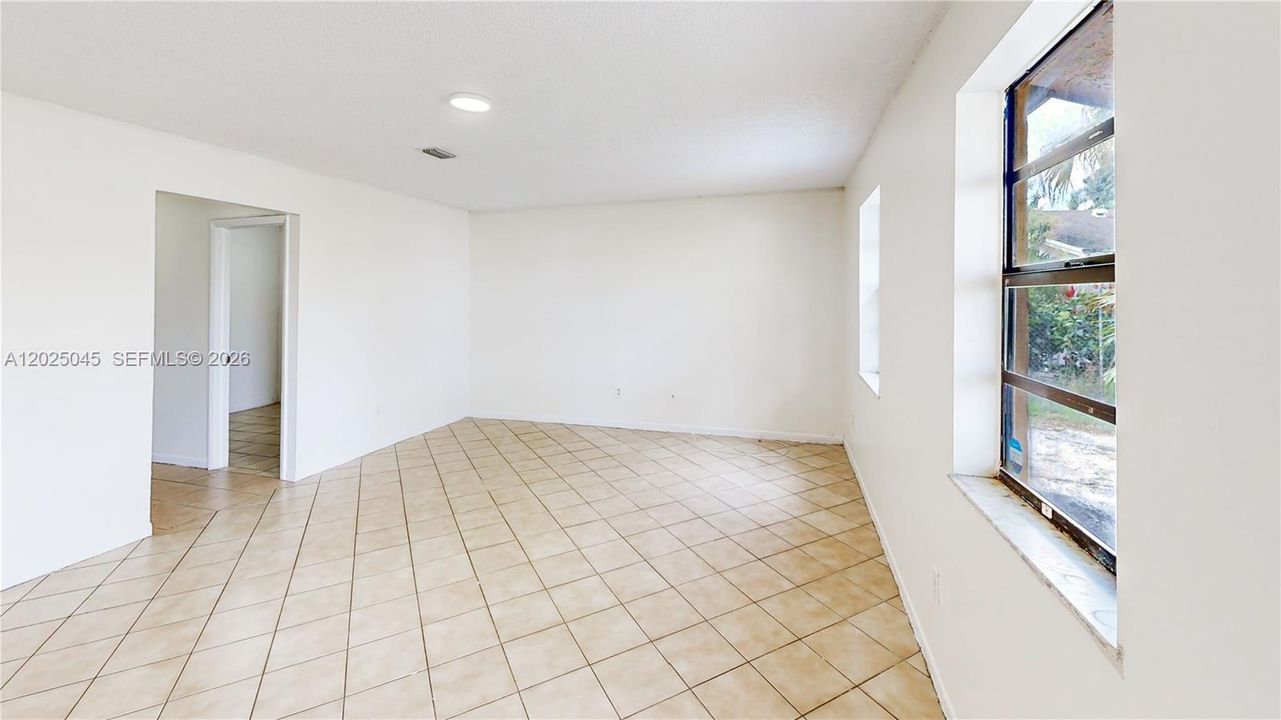 For Sale: $430,000 (4 beds, 2 baths, 1462 Square Feet)