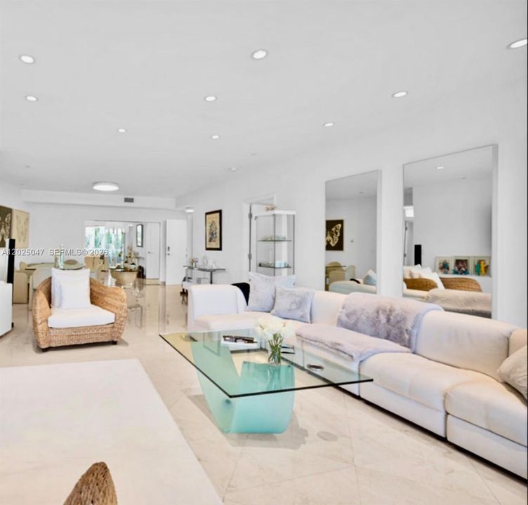 For Sale: $2,999,000 (2 beds, 2 baths, 2160 Square Feet)