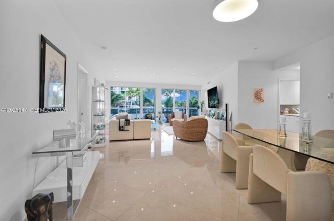 For Sale: $2,999,000 (2 beds, 2 baths, 2160 Square Feet)