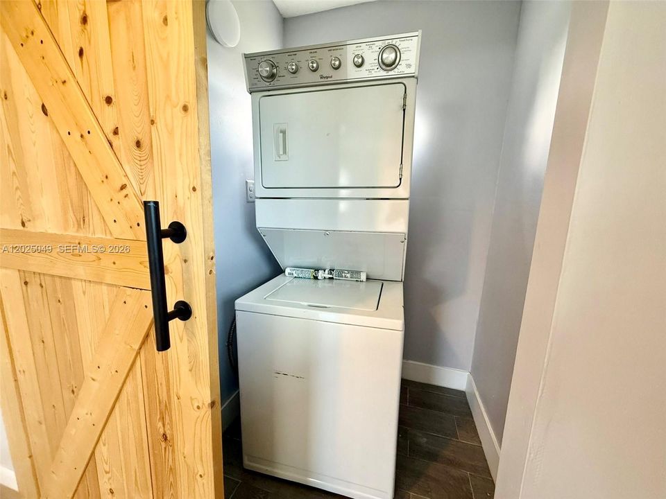 Recientemente alquilado: $2,400 (2 camas, 1 baños, 800 Pies cuadrados)