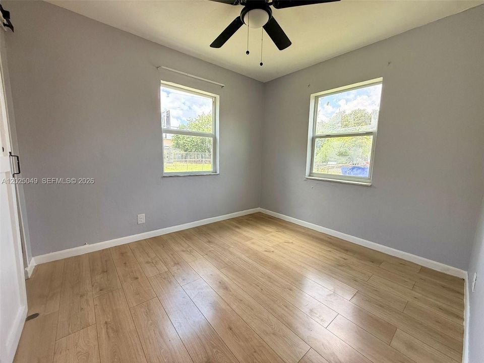 Recientemente alquilado: $2,400 (2 camas, 1 baños, 800 Pies cuadrados)