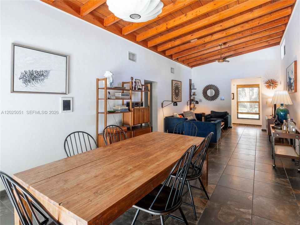 For Sale: $925,000 (3 beds, 2 baths, 1380 Square Feet)