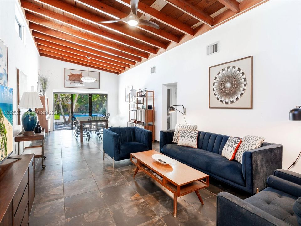 For Sale: $925,000 (3 beds, 2 baths, 1380 Square Feet)