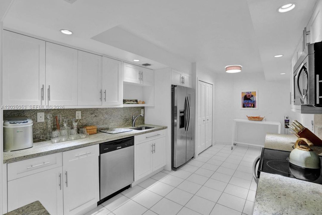 For Rent: $5,900 (2 beds, 2 baths, 1409 Square Feet)