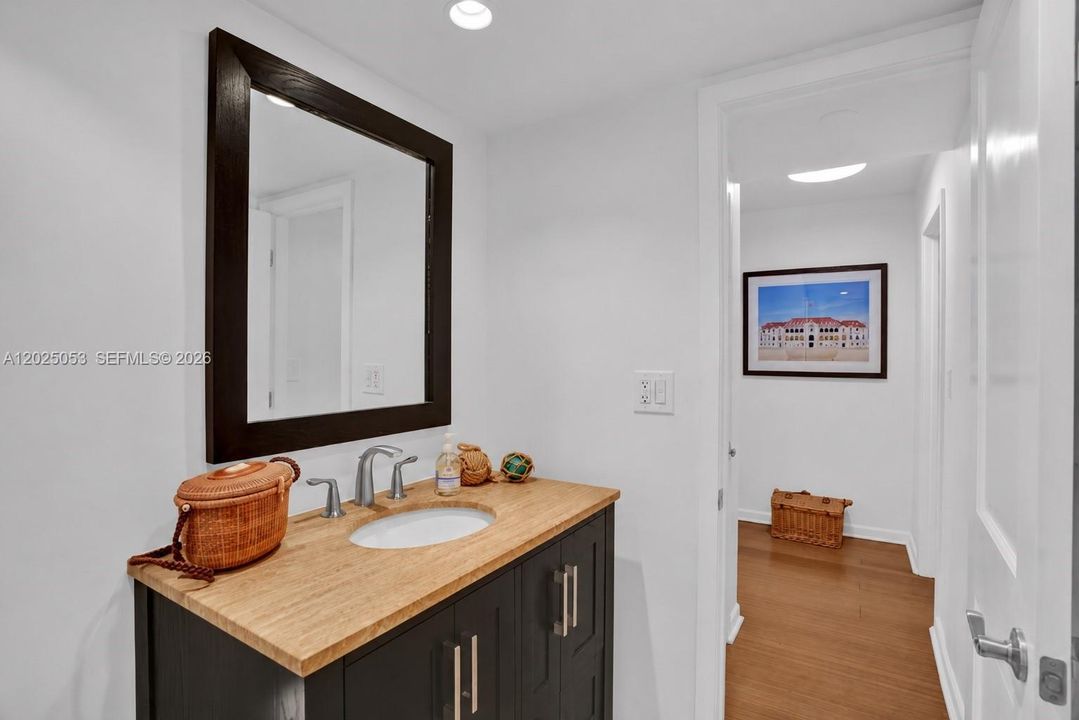 For Rent: $5,900 (2 beds, 2 baths, 1409 Square Feet)