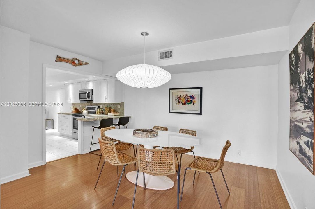 For Rent: $5,900 (2 beds, 2 baths, 1409 Square Feet)