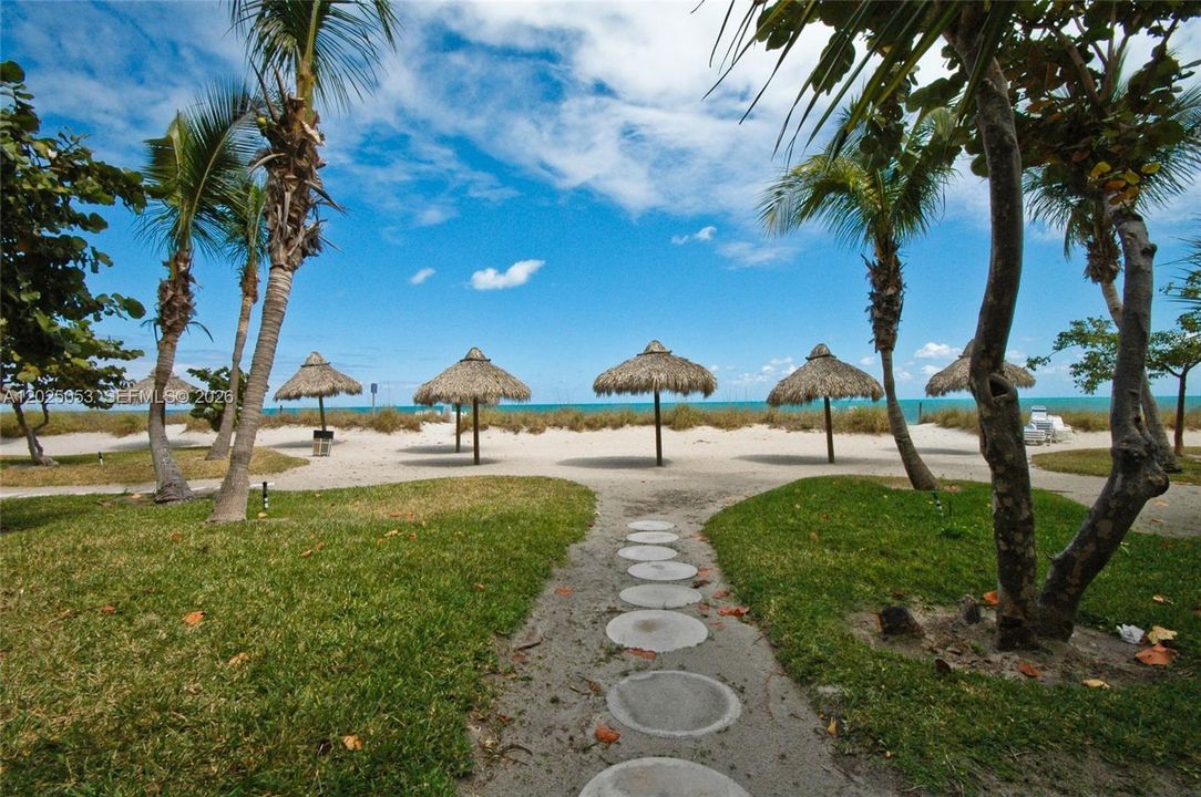 For Rent: $5,900 (2 beds, 2 baths, 1409 Square Feet)