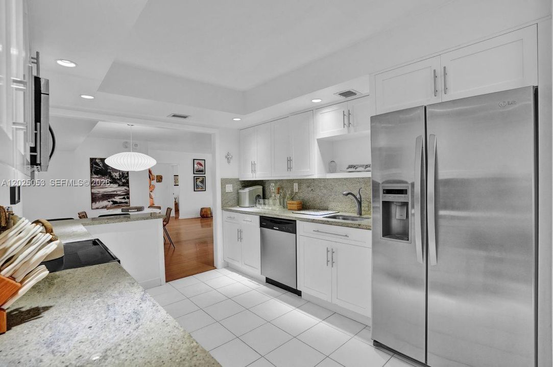 For Rent: $5,900 (2 beds, 2 baths, 1409 Square Feet)