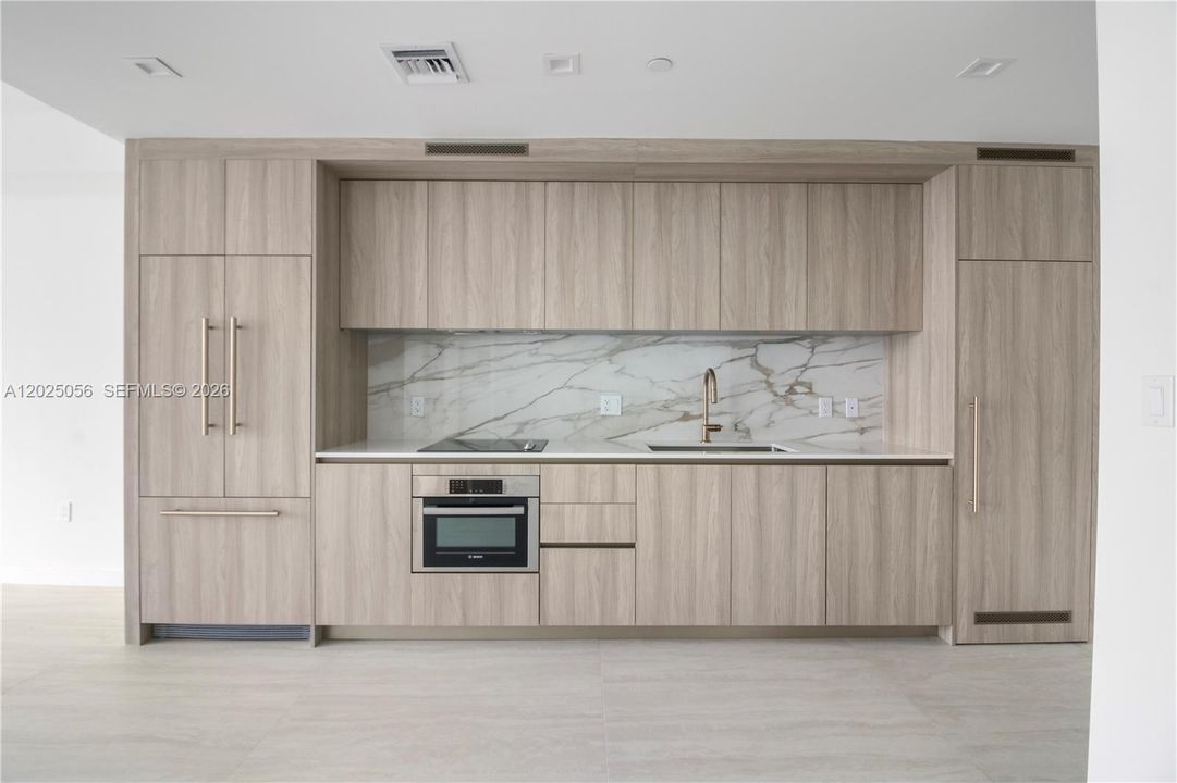 В аренду: $6,300 (1 спален, 1 ванн, 862 Квадратных фут)