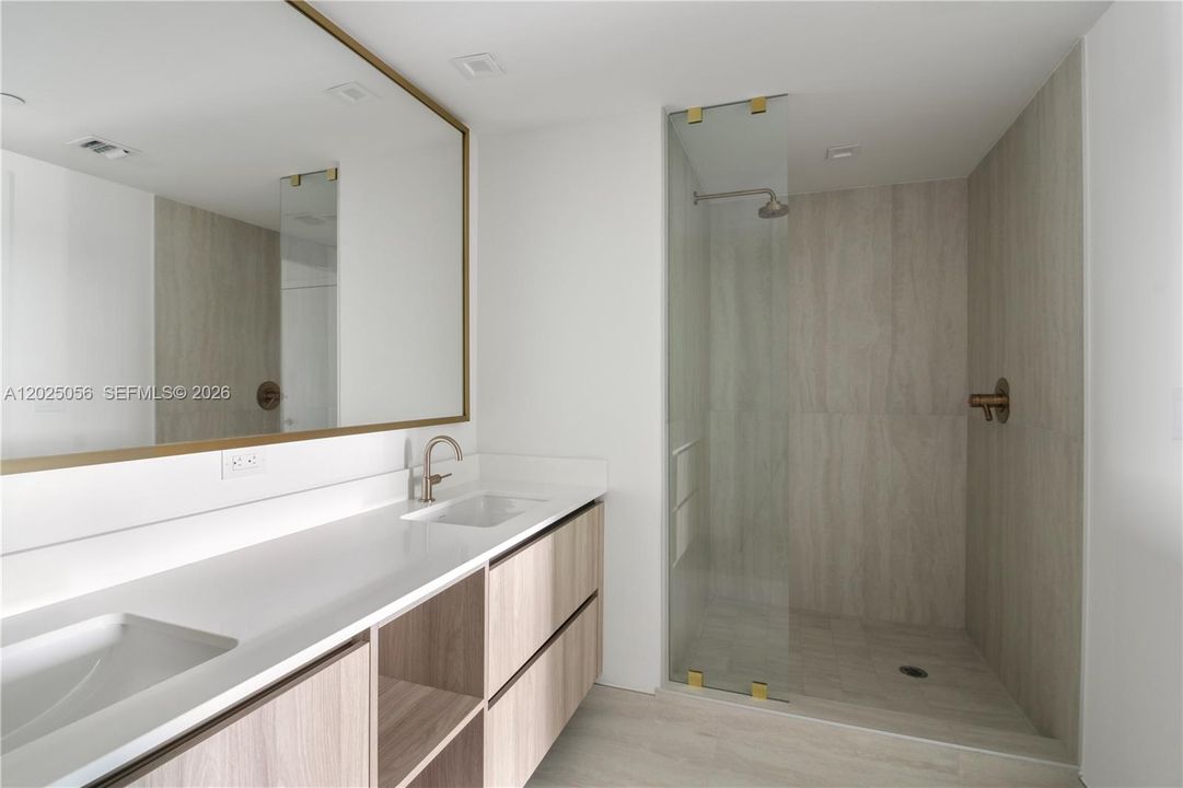 В аренду: $6,300 (1 спален, 1 ванн, 862 Квадратных фут)