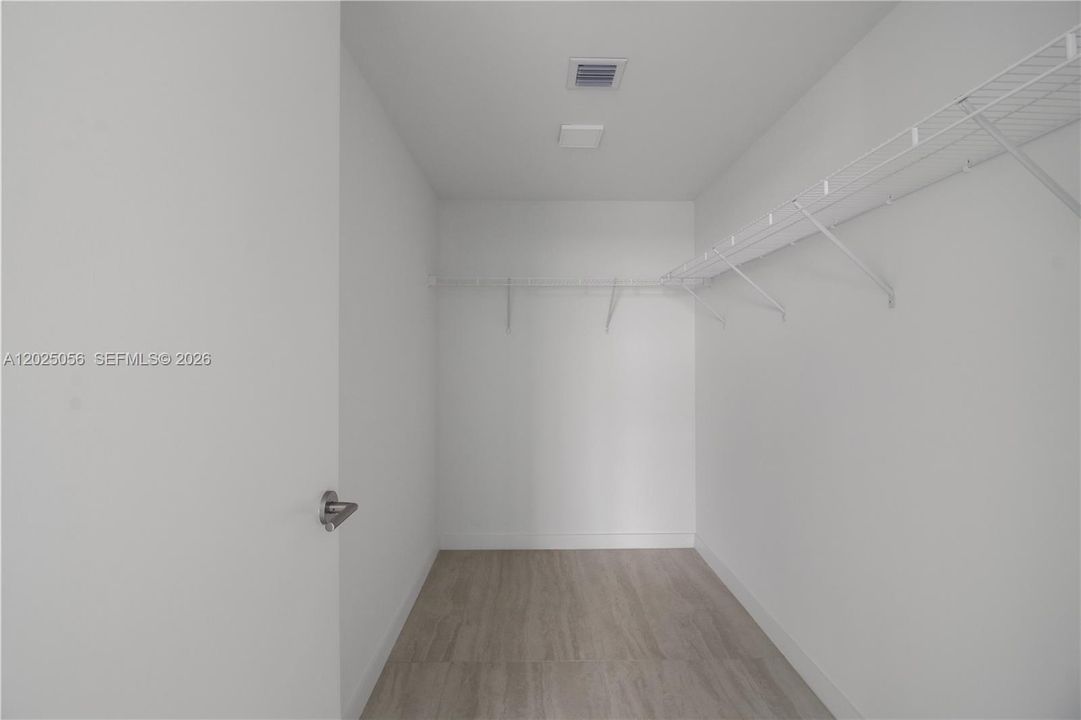 В аренду: $6,300 (1 спален, 1 ванн, 862 Квадратных фут)