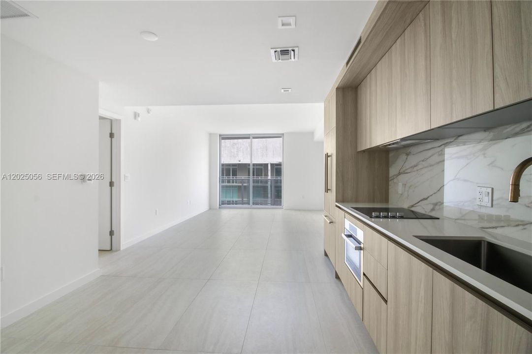 В аренду: $6,300 (1 спален, 1 ванн, 862 Квадратных фут)