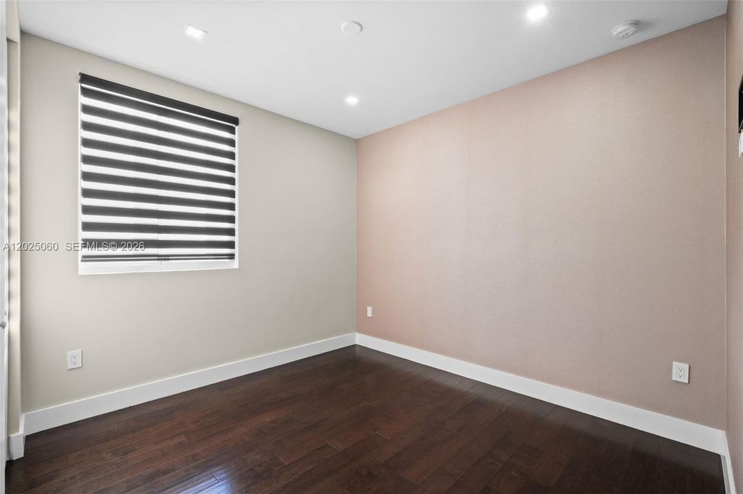 For Sale: $1,700,000 (5 beds, 5 baths, 3113 Square Feet)