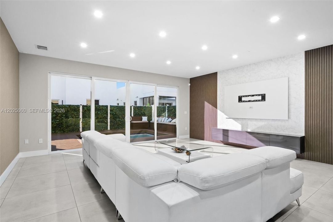 For Sale: $1,700,000 (5 beds, 5 baths, 3113 Square Feet)
