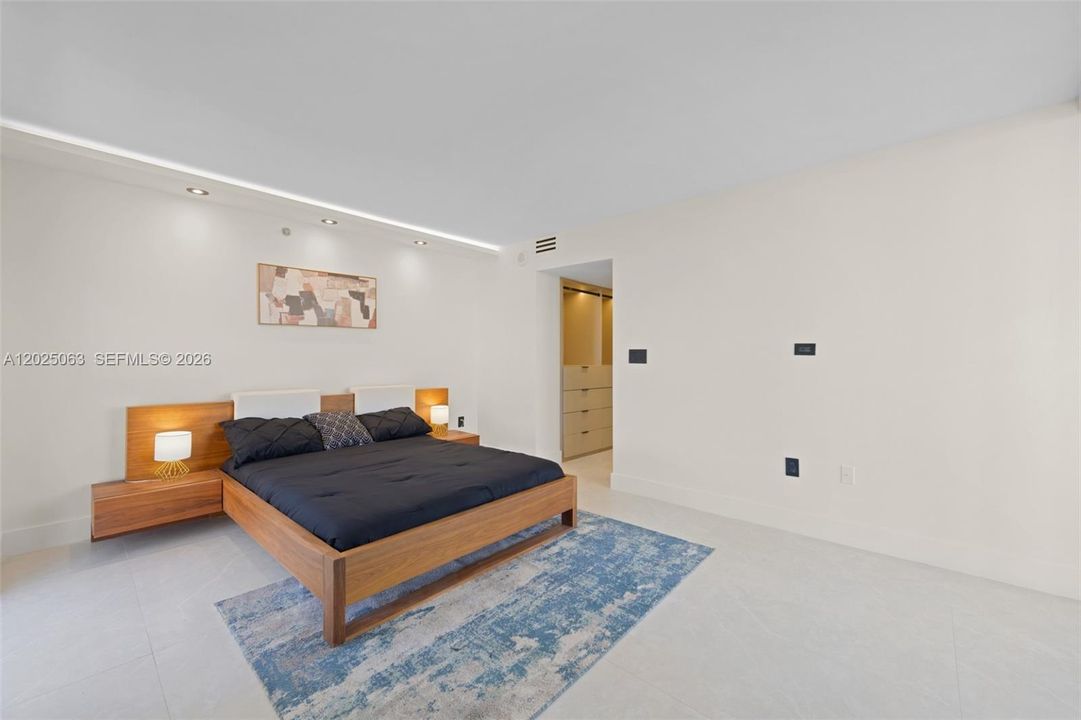 For Sale: $475,000 (2 beds, 2 baths, 1138 Square Feet)