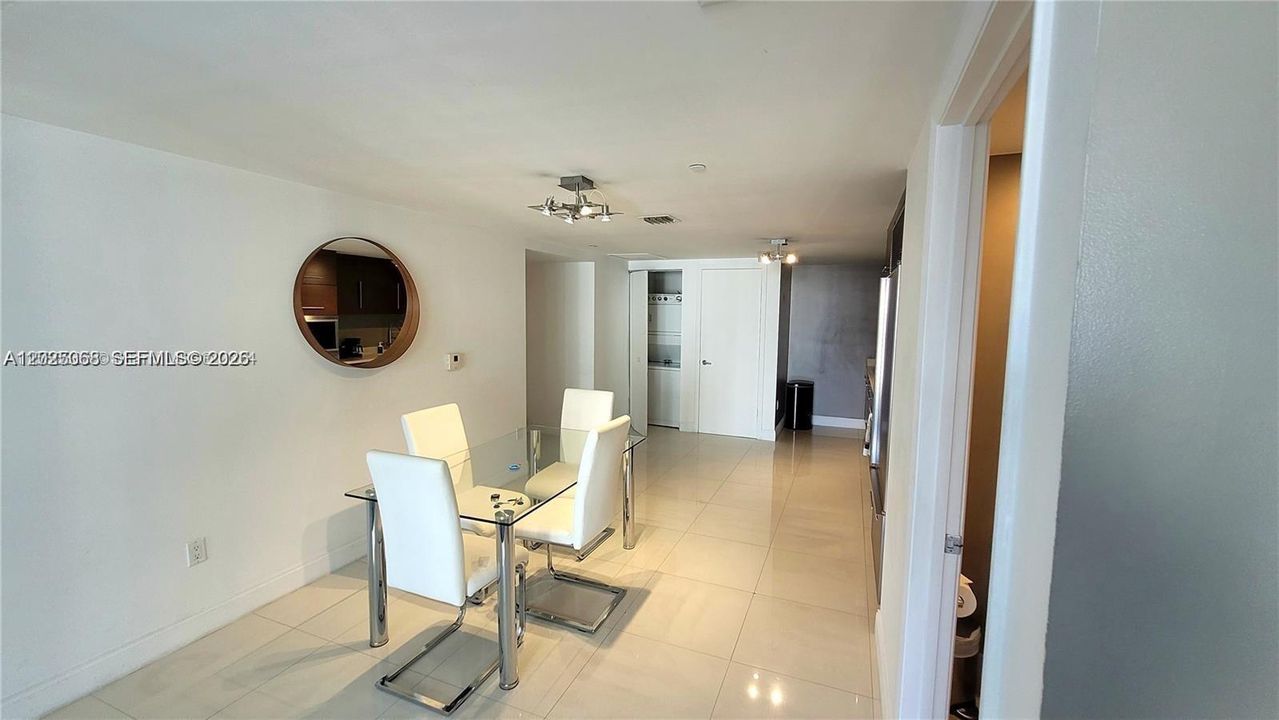 For Sale: $620,000 (1 beds, 1 baths, 876 Square Feet)