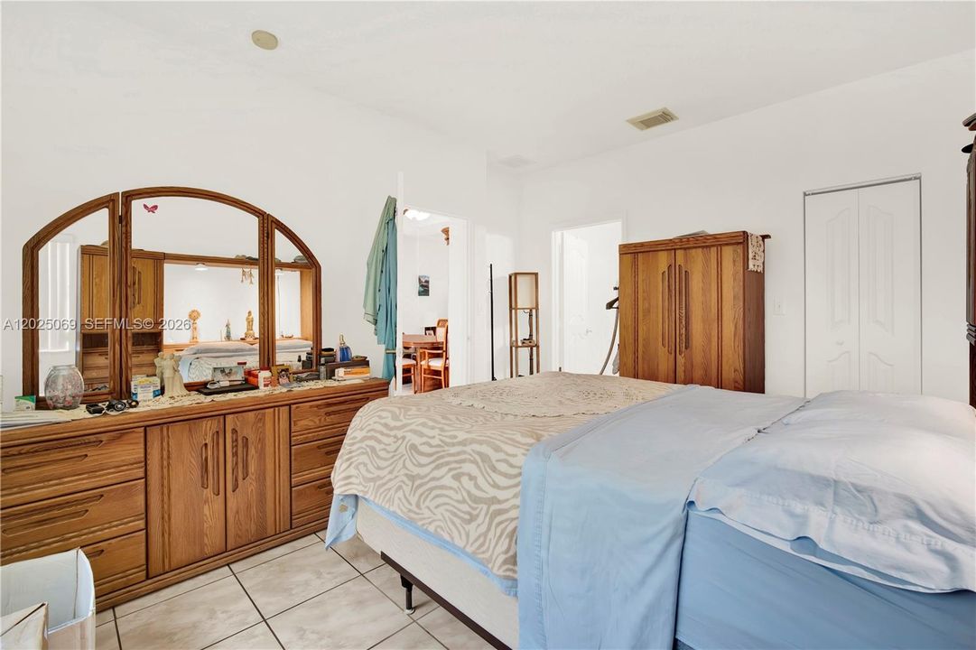 En Venta: $430,000 (3 camas, 2 baños, 1443 Pies cuadrados)