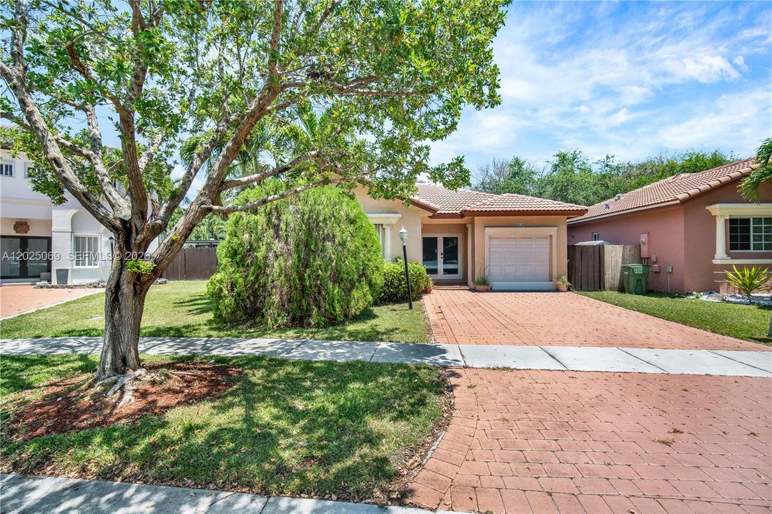 En Venta: $430,000 (3 camas, 2 baños, 1443 Pies cuadrados)