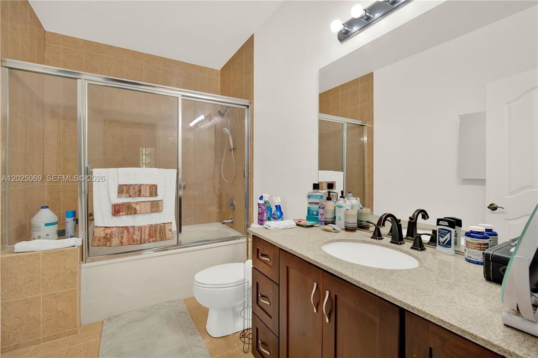 En Venta: $430,000 (3 camas, 2 baños, 1443 Pies cuadrados)