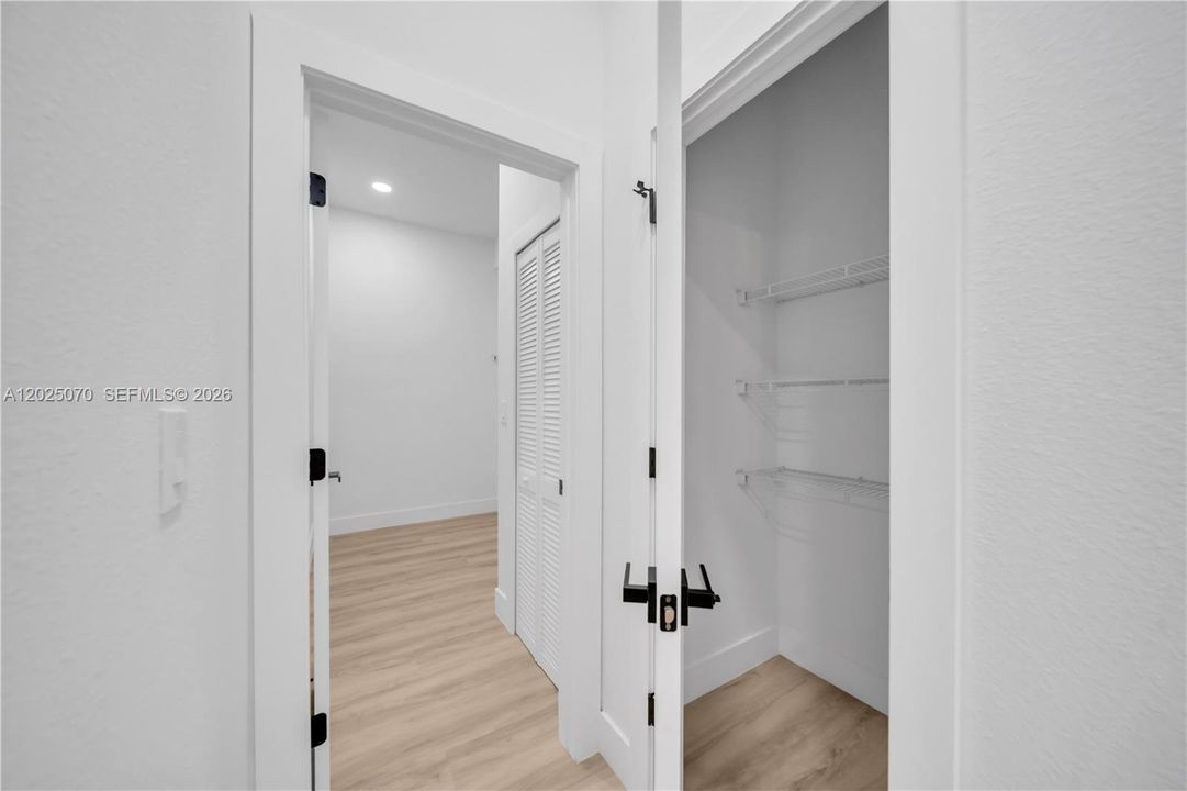 На продажу: $389,000 (3 спален, 2 ванн, 1742 Квадратных фут)
