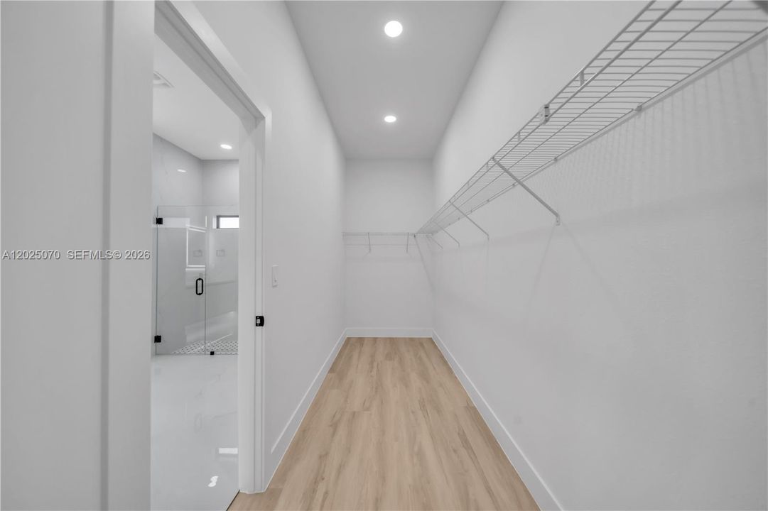 На продажу: $389,000 (3 спален, 2 ванн, 1742 Квадратных фут)
